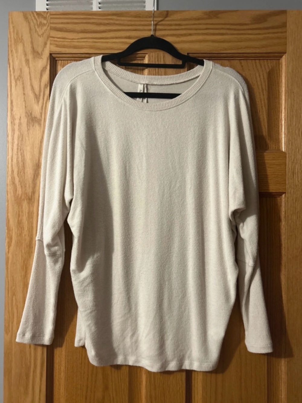 BE COOL Long Sleeve Crewneck Top in Cream